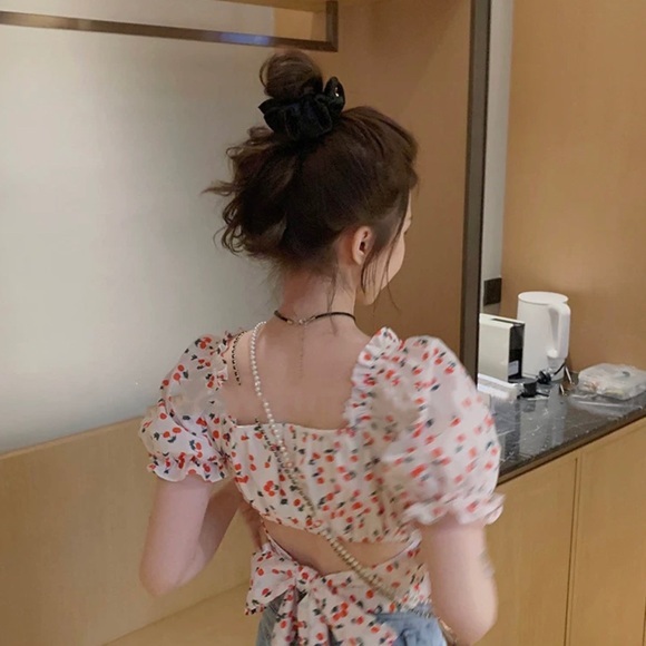 Brand New Unworn, bow-tie back crop top. Great for Beach, resort vacation. Small - Picture 4 of 5